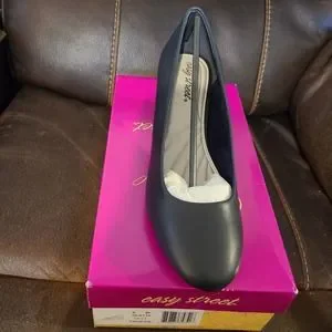 Extra Wide Shoes For Women Easy Street Proper Pumps (Women Easy